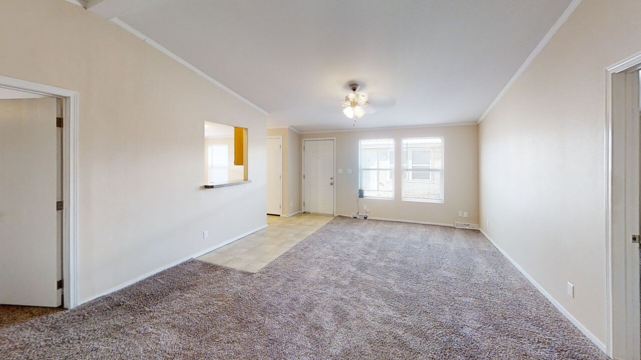 313 E Lime St, Unit A in Portales, NM - Building Photo