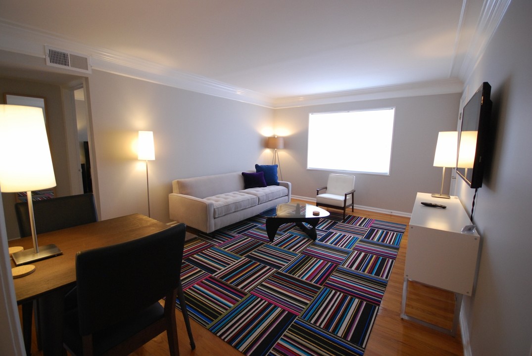 Furnished 2BR/1BA Apts. (NTLY/WKLY/MTHLY) in Atlanta, GA - Foto de edificio