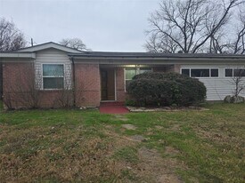 1818 E Lovers Ln in Arlington, TX - Building Photo