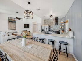 6219 Poinciana Dr in Panama City, FL - Building Photo