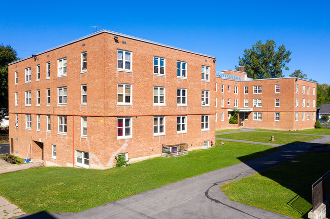 Ballantyne Gardens in Syracuse, NY - Building Photo - Building Photo