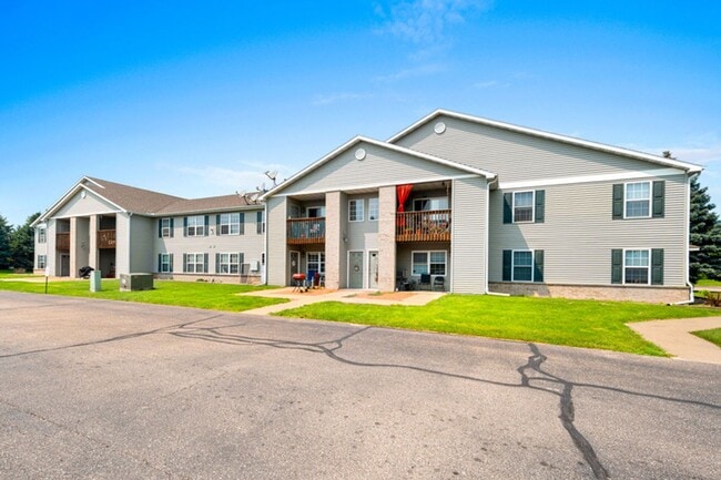 Fox Lane Apartments in Walworth, WI - Building Photo - Building Photo