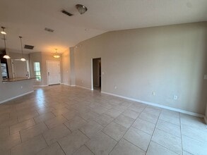 5330 Oak Breeze Ave in Port Orange, FL - Building Photo - Building Photo