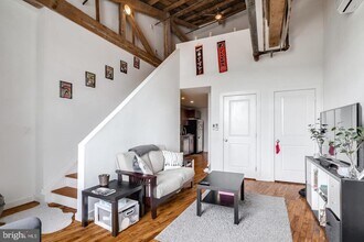 4 Leverington Ave in Philadelphia, PA - Building Photo - Building Photo