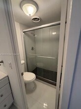 401 Golden Isles Dr, Unit 712 in Hallandale Beach, FL - Building Photo - Building Photo