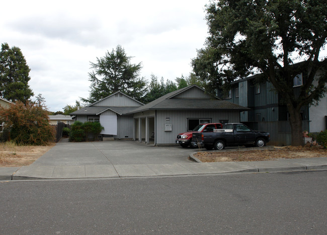 1140 3rd St in Novato, CA - Foto de edificio - Building Photo