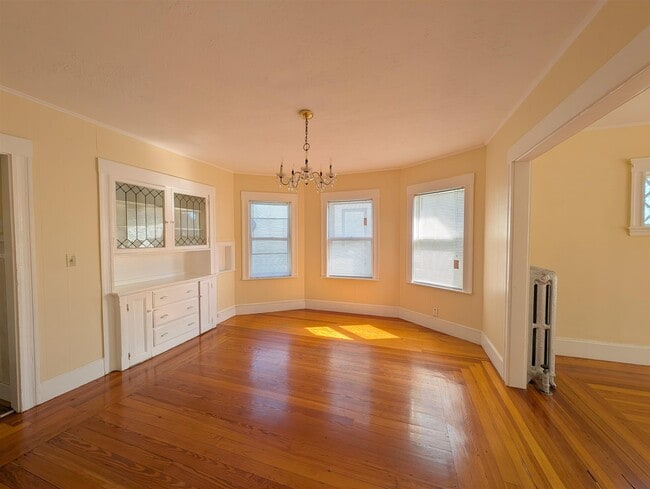 58 Monument St, Unit 58 in Medford, MA - Foto de edificio - Building Photo