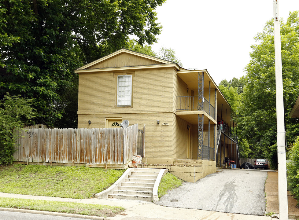 1770 Poplar Ave in Memphis, TN - Building Photo