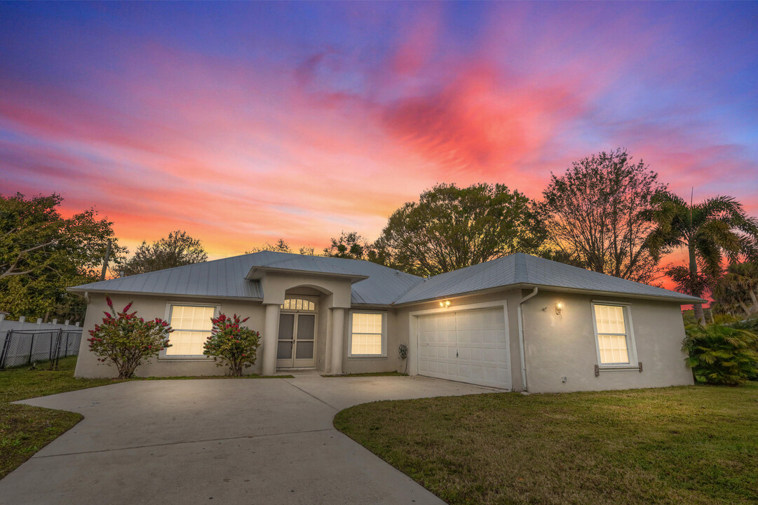 725 41st Ave in Vero Beach, FL - Building Photo