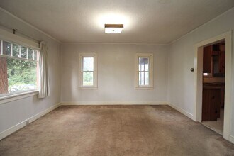 19282 S Beavercreek Rd in Oregon City, OR - Building Photo - Building Photo