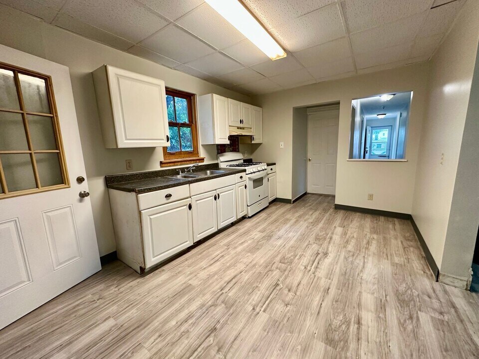 1017 Emporia St in Pittsburgh, PA - Foto de edificio