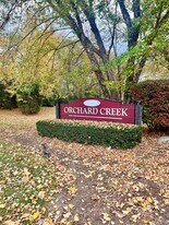 31550 Orchard Creek in Farmington Hills, MI - Foto de edificio - Building Photo