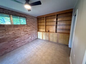 6302 Thrush Dr in Houston, TX - Building Photo - Building Photo
