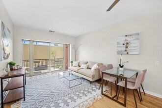1075 W Roosevelt Rd in Chicago, IL - Building Photo - Building Photo