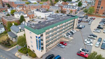 Courtyard West in Morgantown, WV - Building Photo