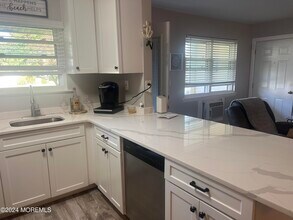151 Wharfside Dr in Monmouth Beach, NJ - Building Photo - Building Photo