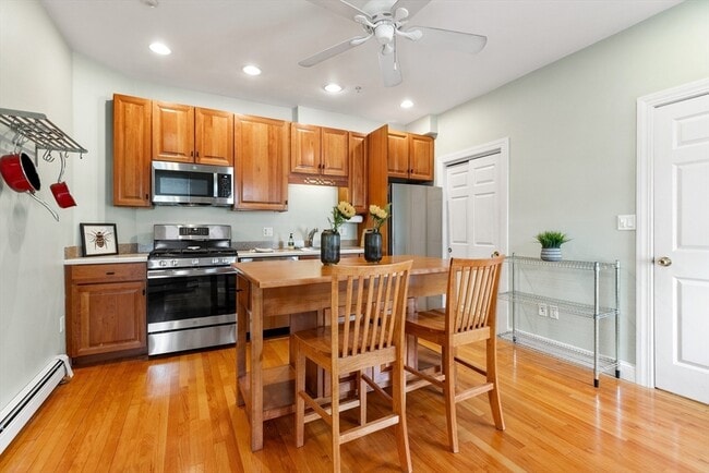 102 Salem St in Malden, MA - Building Photo - Building Photo