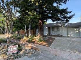 1720 Vermont Ave in West Sacramento, CA - Building Photo