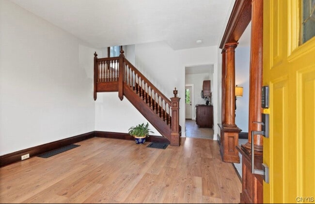 136 Bryant Ave in Syracuse, NY - Foto de edificio - Building Photo