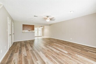 1011 Hamblen Rd in Humble, TX - Building Photo - Building Photo