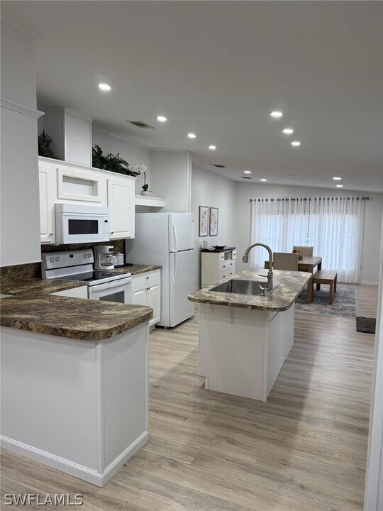 27579 Big Bend Rd in Bonita Springs, FL - Building Photo