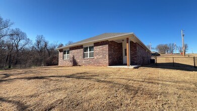 17024 Buck Cir in Newalla, OK - Building Photo - Building Photo