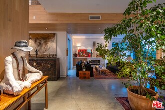 716 Brooks Ave in Los Angeles, CA - Building Photo - Building Photo