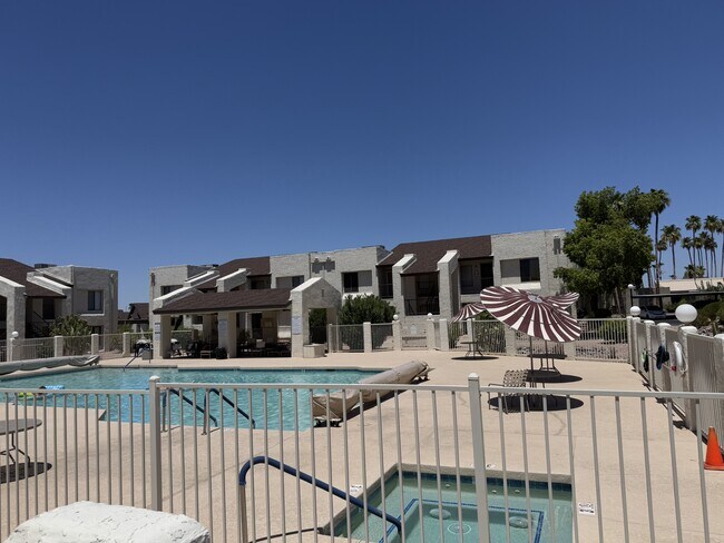 property at 5518 E Lindstrom Ln