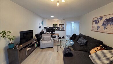 101 E McNab Rd in Pompano Beach, FL - Building Photo - Building Photo