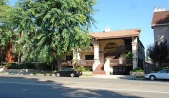 14141 Riverside Dr Apartments