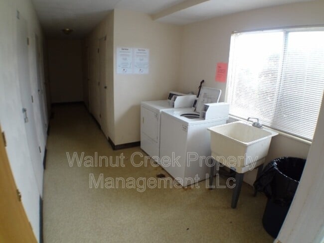 2104 Tower Blvd in Lorain, OH - Building Photo - Building Photo