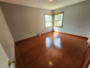 4224 W Glendale Ave in Milwaukee, WI - Building Photo - Building Photo