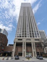 1030 N State St, Unit 2F in Chicago, IL - Building Photo