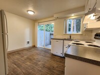 1669 Dollar St in West Linn, OR - Foto de edificio - Building Photo