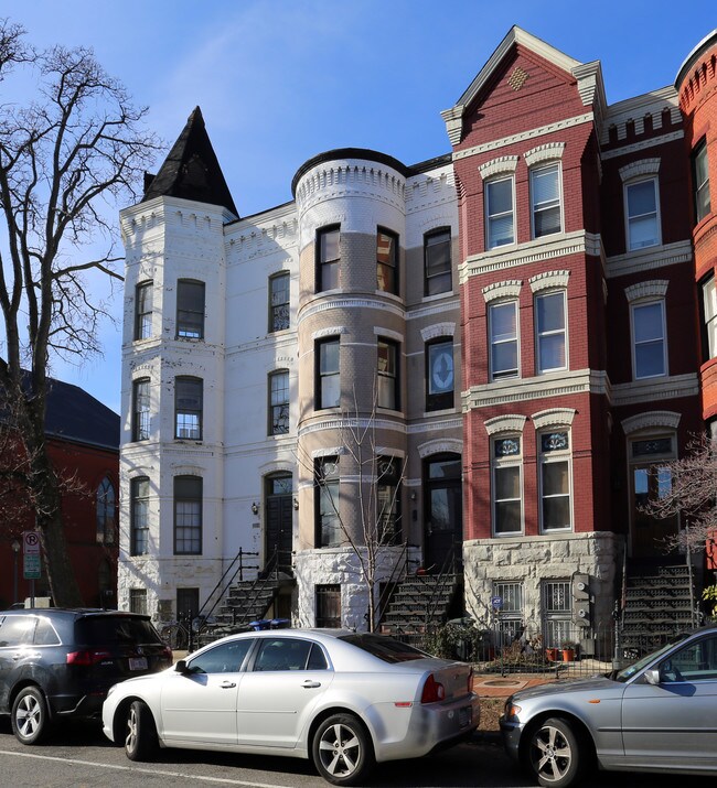 127 4th St SE in Washington, DC - Foto de edificio - Building Photo