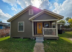 10015 Porto Rico Rd in Houston, TX - Building Photo