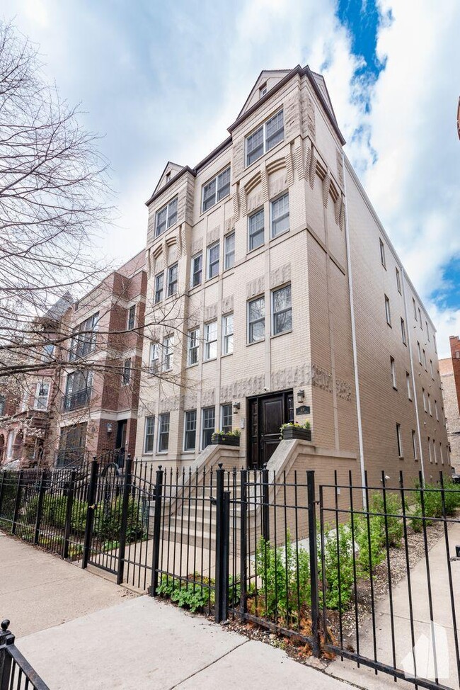 618 W Oakdale Ave in Chicago, IL - Foto de edificio - Building Photo