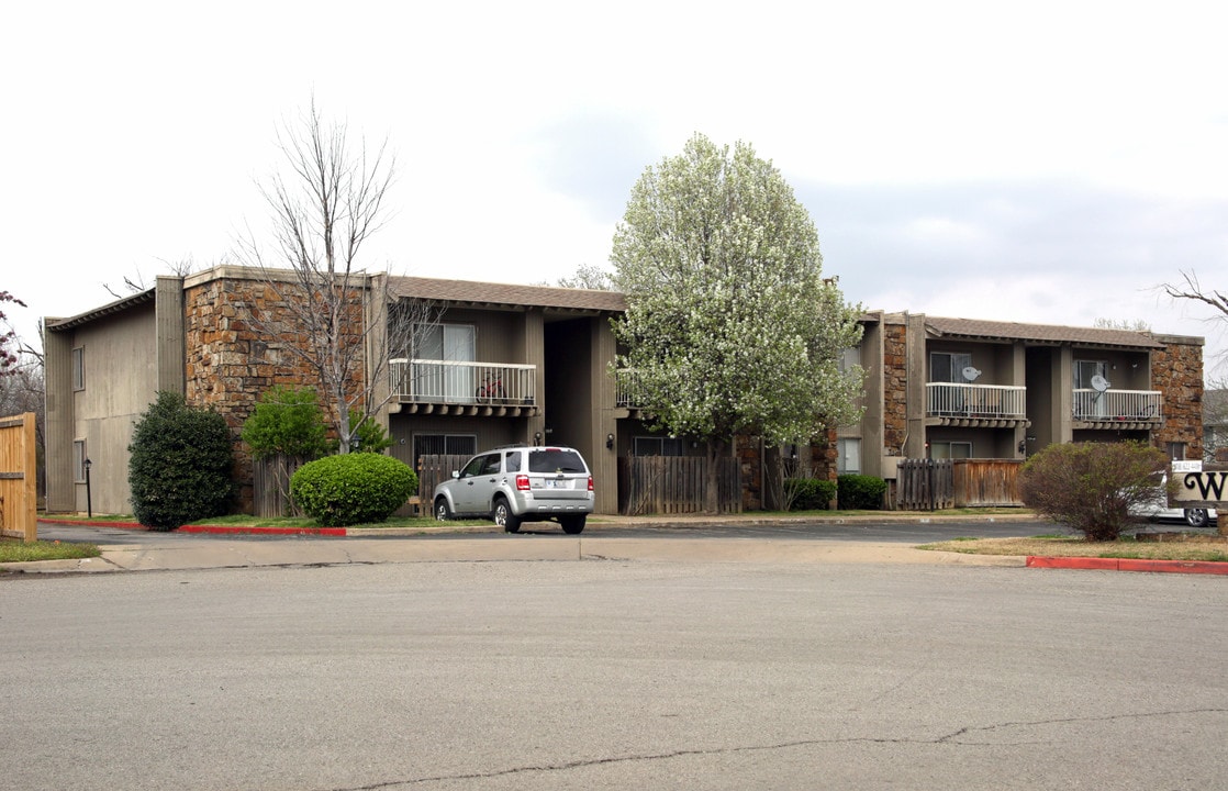 Woodhollow Apartments in Tulsa, OK - Building Photo