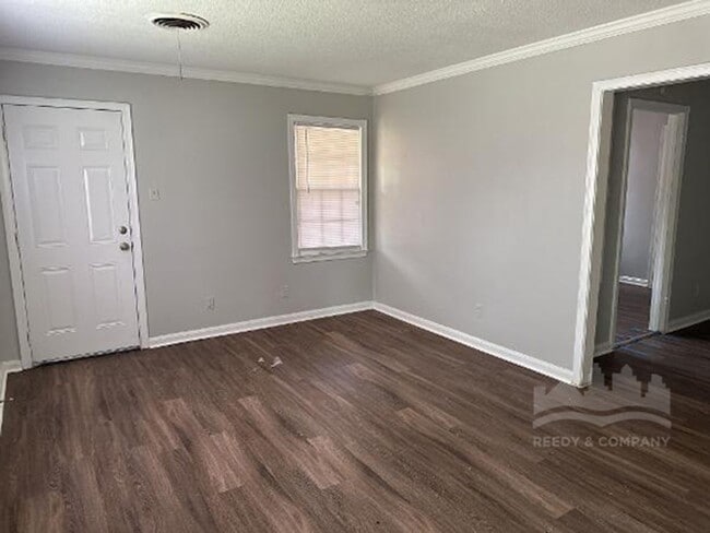 1240 Robin Hood Ln in Memphis, TN - Building Photo - Building Photo