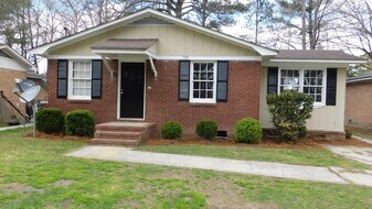 1109 Patterson St in Florence, SC - Building Photo