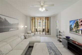 410 Bayfront Pl in Naples, FL - Building Photo - Building Photo