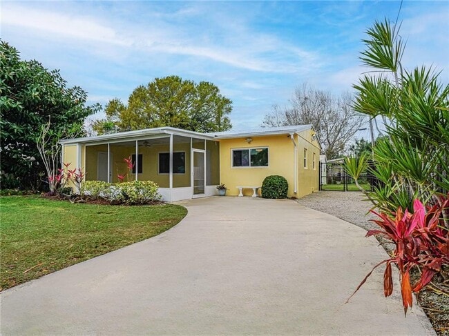 1465 6th Ave in Vero Beach, FL - Building Photo - Building Photo