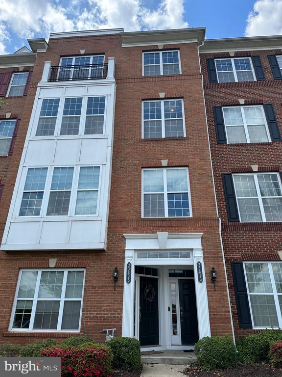 23810 Hopewell Manor Terrace in Brambleton, VA - Building Photo - Building Photo
