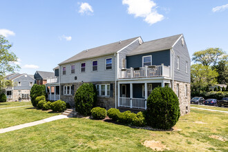 Haddon Crossing Apartment Homes in Haddon Township, NJ - Building Photo - Building Photo