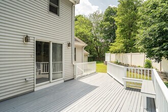 115 Rowe St in Newton, MA - Building Photo - Building Photo