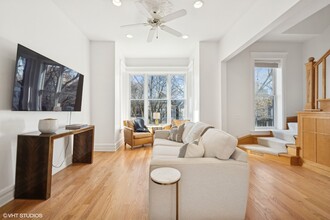 2633 N Magnolia Ave in Chicago, IL - Building Photo - Building Photo