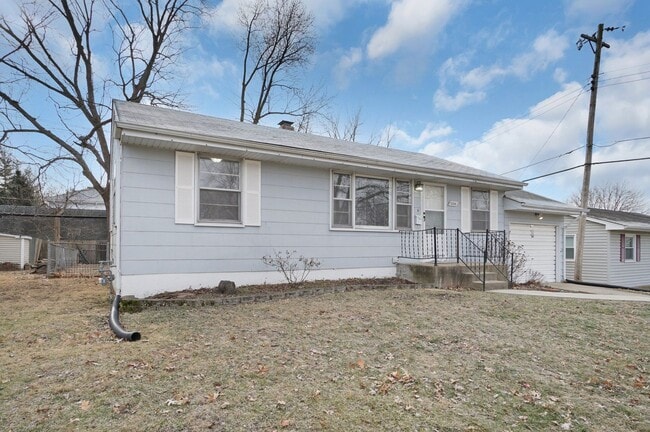 236 S Cadillac Dr in St. Charles, MO - Building Photo - Building Photo