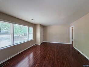 2205 Glen Iris Rd NW in Huntsville, AL - Building Photo - Building Photo