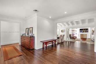 168 Morningside Dr in Coral Gables, FL - Foto de edificio - Building Photo