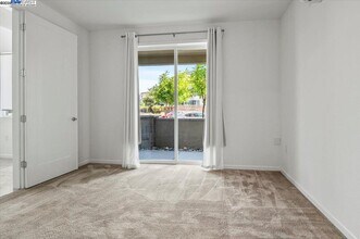 5892 Nugget Way in Dublin, CA - Building Photo - Building Photo